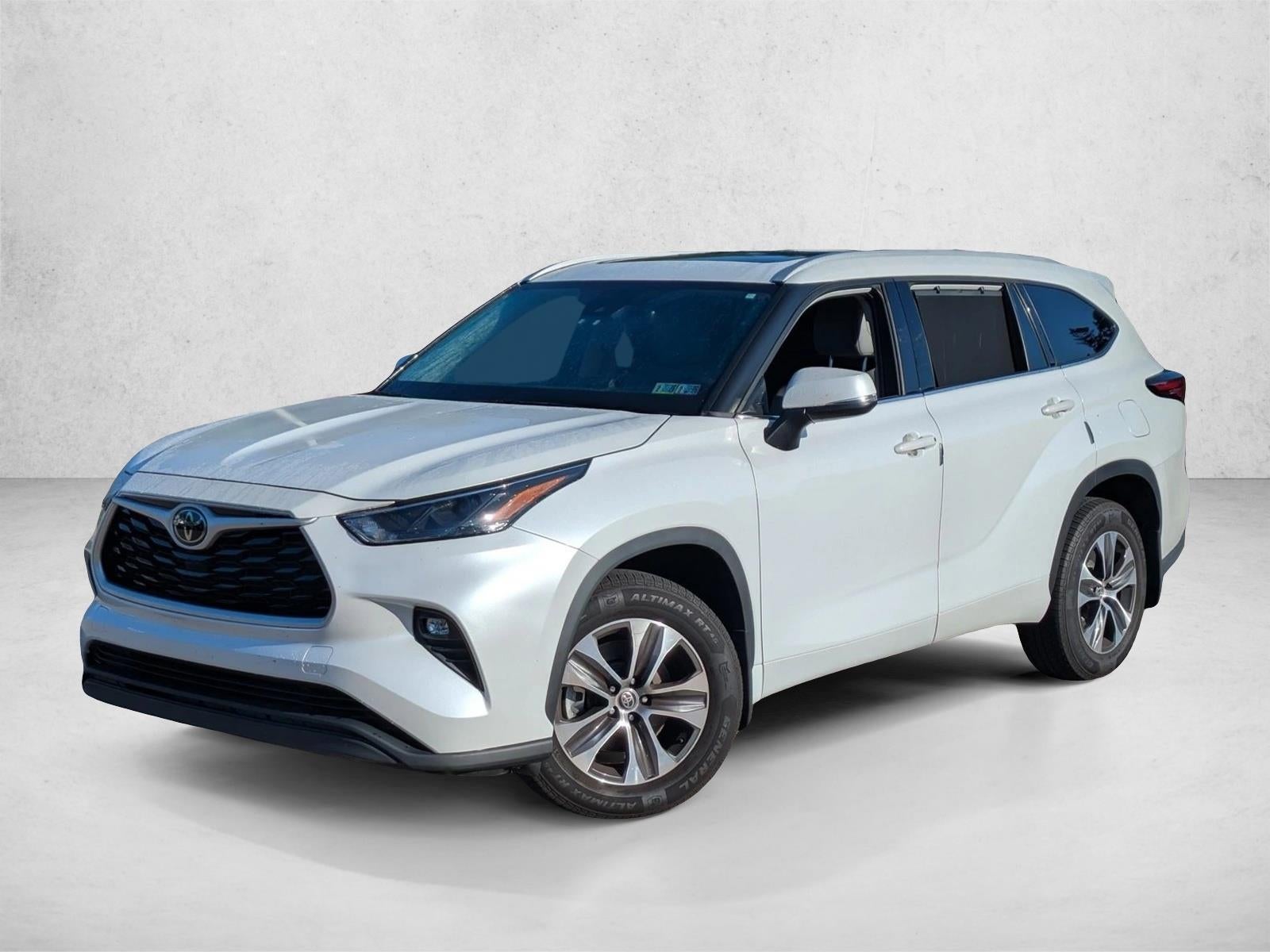 2022 Toyota Highlander XLE AWD (Natl)
