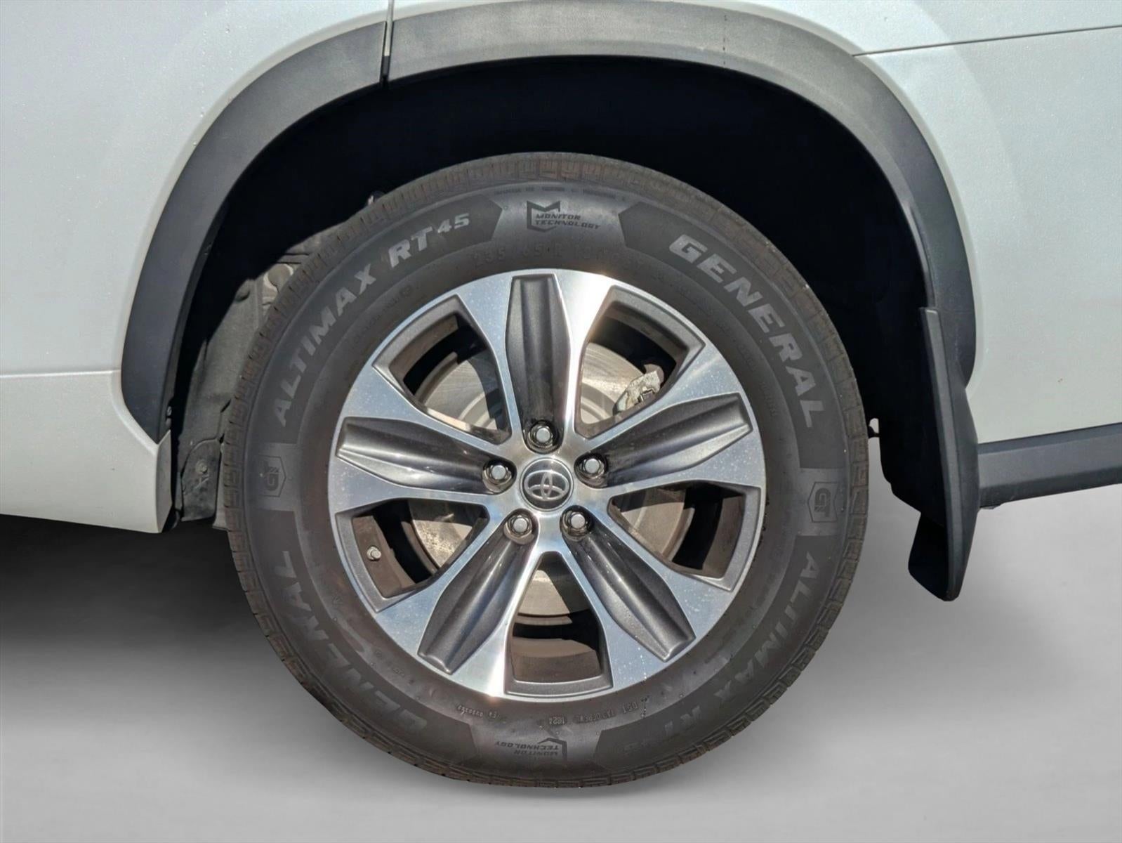 2022 Toyota Highlander XLE AWD (Natl)