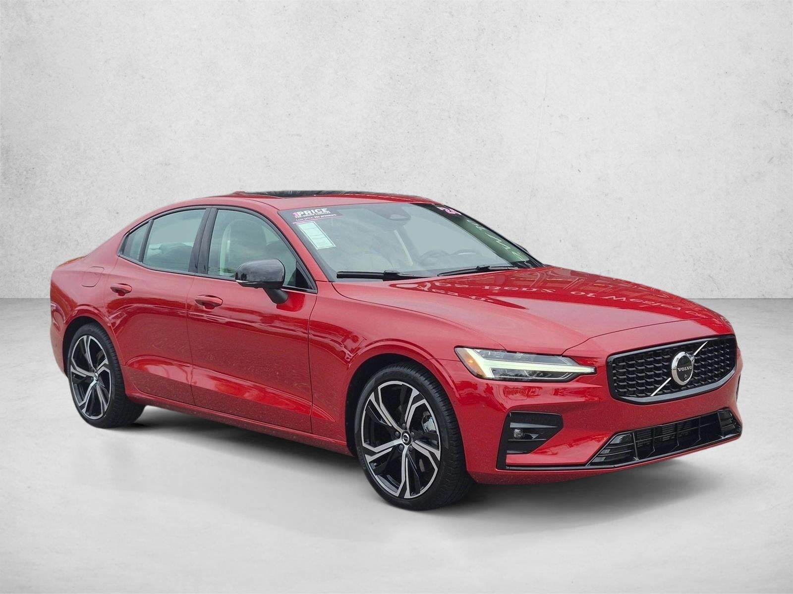 2024 Volvo S60 B5 FWD Plus Dark Theme