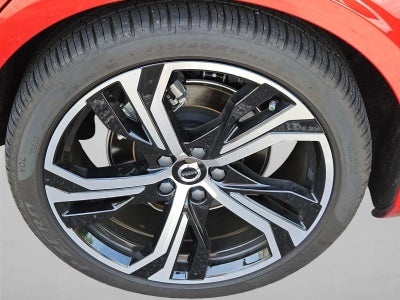 2024 Volvo S60 B5 FWD Plus Dark Theme