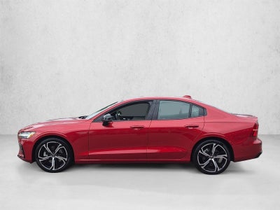 2024 Volvo S60 B5 FWD Plus Dark Theme