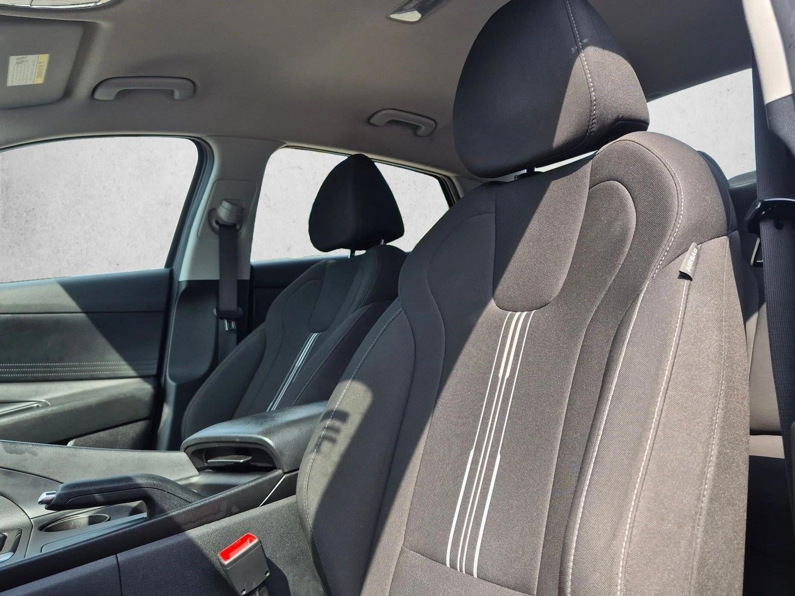 2024 Hyundai ELANTRA SEL IVT