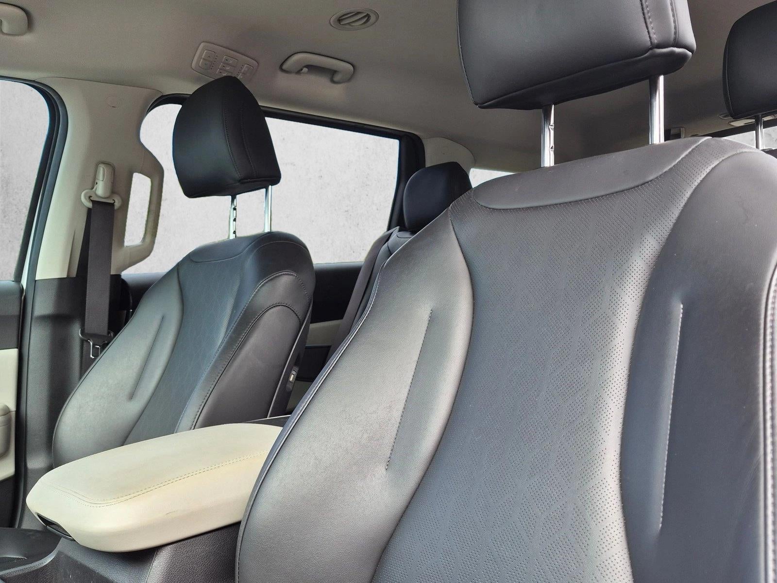 2023 Kia Carnival LX FWD w/Seat Pkg