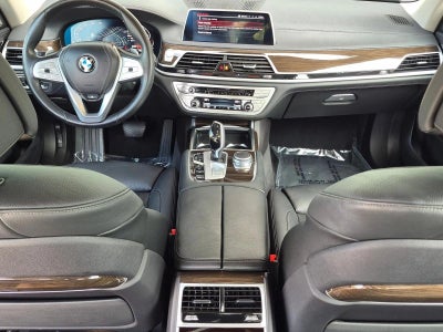 2020 BMW 740i Sedan