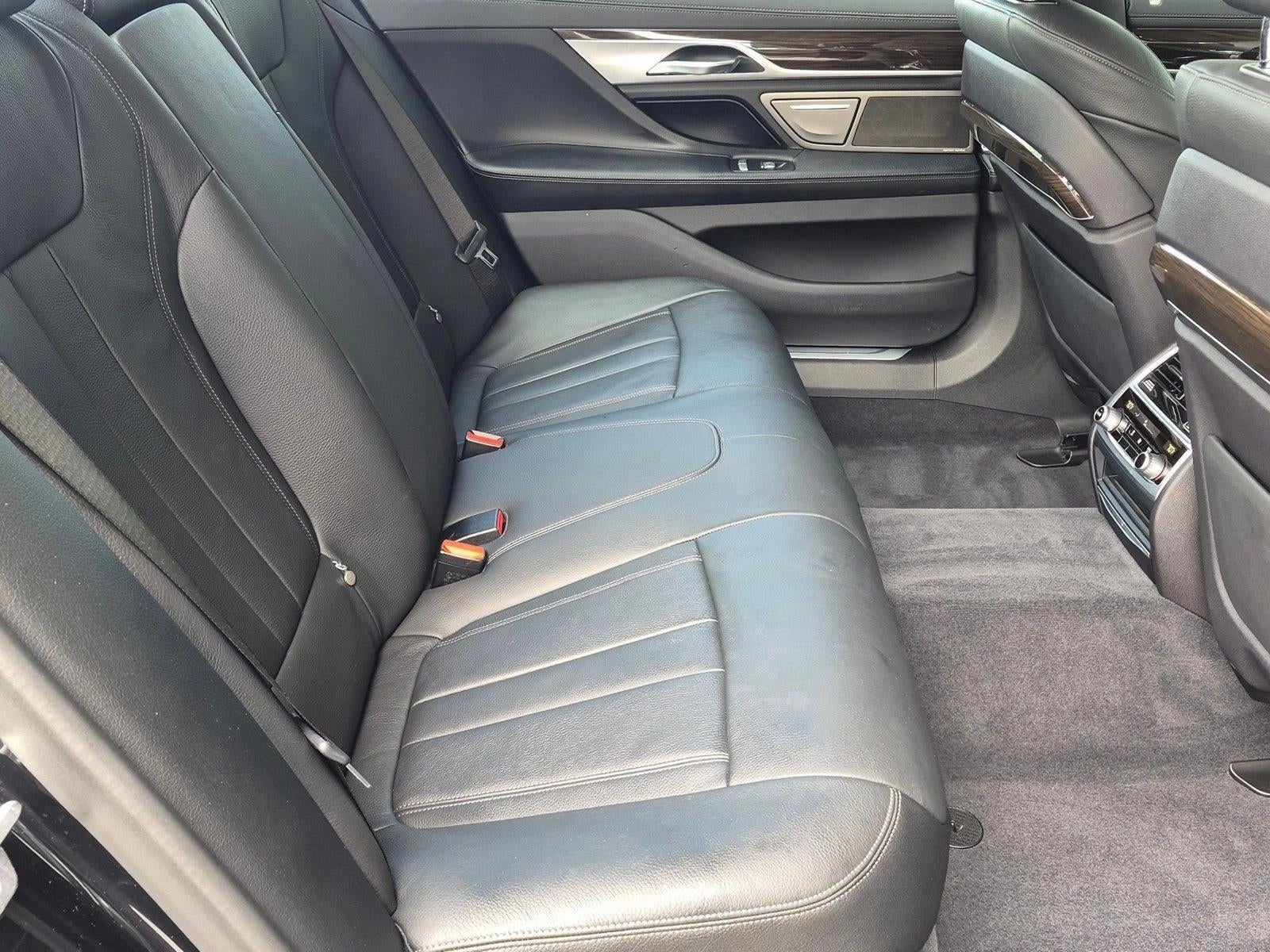2020 BMW 740i Sedan