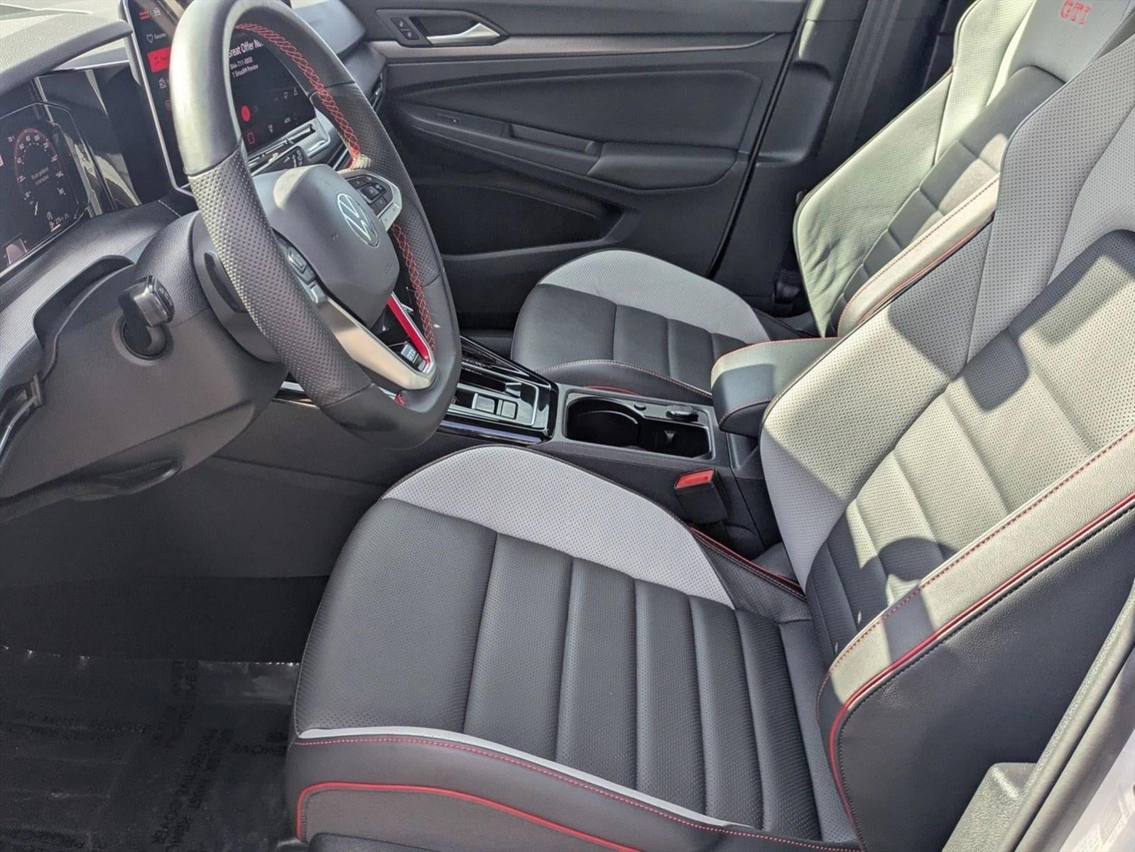 2025 Volkswagen Golf GTI 2.0T SE DSG