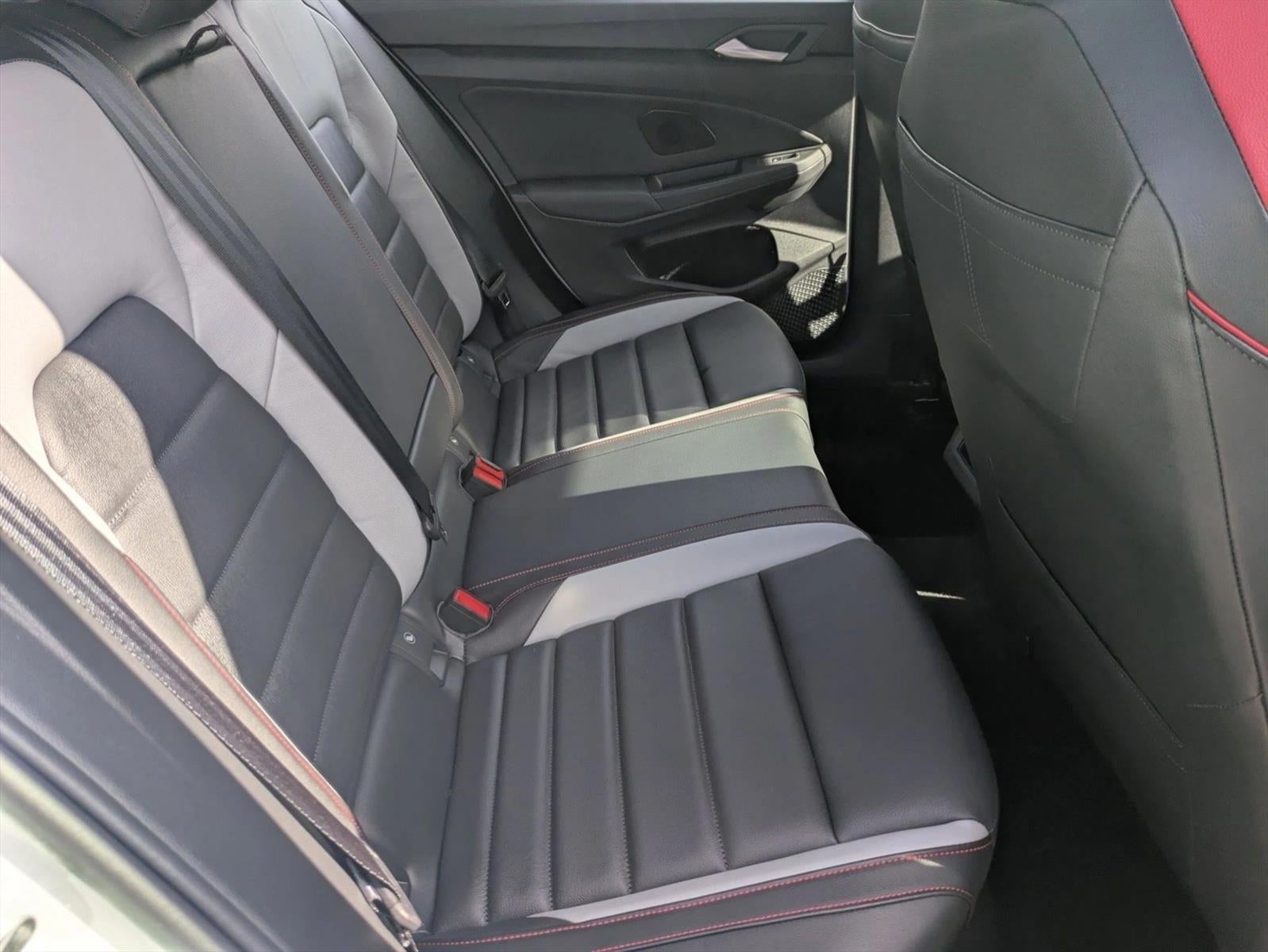 2025 Volkswagen Golf GTI 2.0T SE DSG