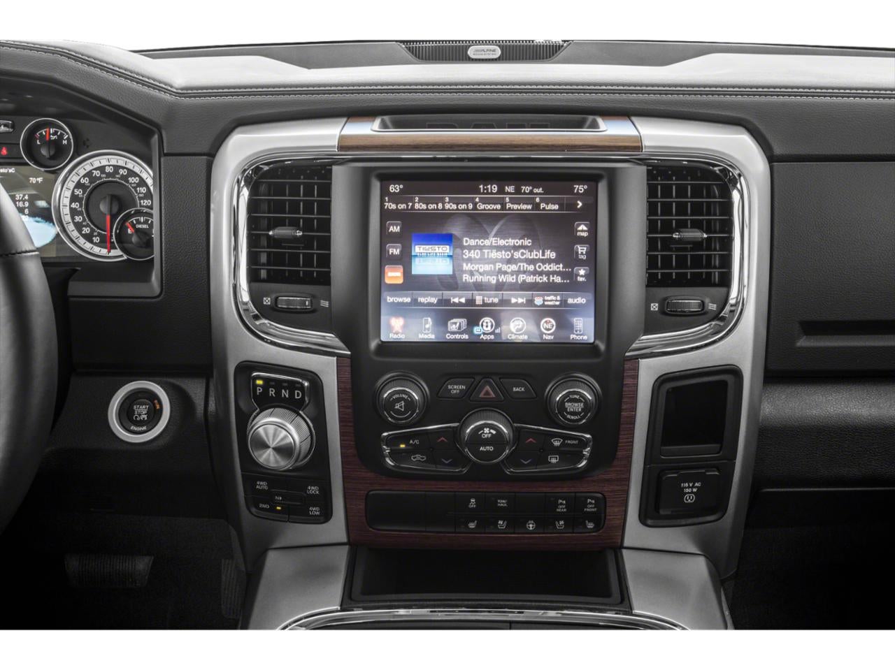 2015 RAM 1500 2WD Crew Cab 5.7 Ft Box Laramie